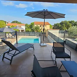 https://apt-bluemare-with-shared-pool.in-istria.net